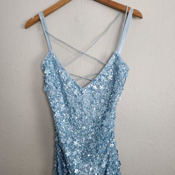 NWOT Mac Duggal Ieena Sequin Gown M Ice Blue Sweetheart Lace-Up High Slit Formal - Picture 6 of 15